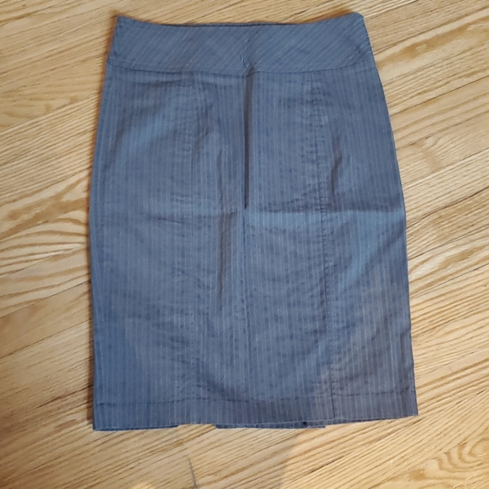 Grey pencil skirt